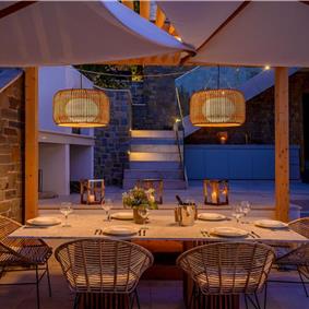 4 Bedroom Villa with Pool, Sumartin, sleeps 8